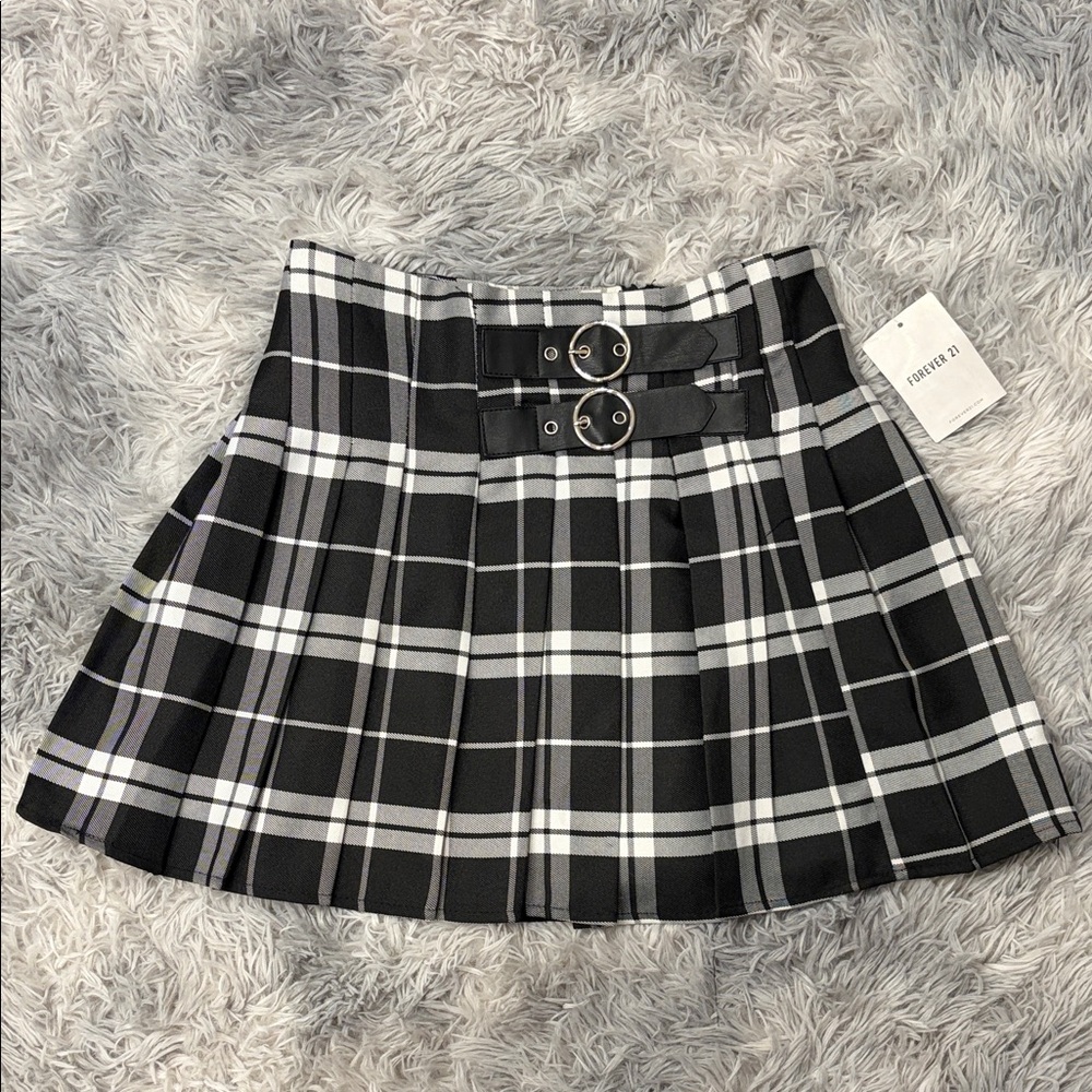 🖤🤍Forever 21: Women’s Black & White Short Skirt | Size S🤍🖤